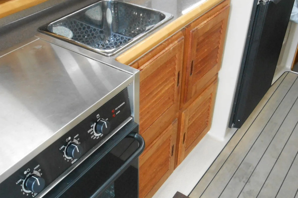 Photo of the 2013 Cutwater C-28 "Contradiction"