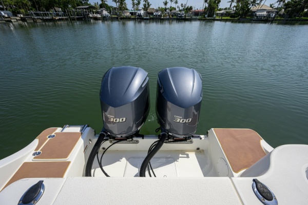 28ft NauticStar Yacht For Sale