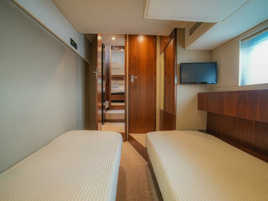 YOLO 50ft Fairline Yacht For Sale