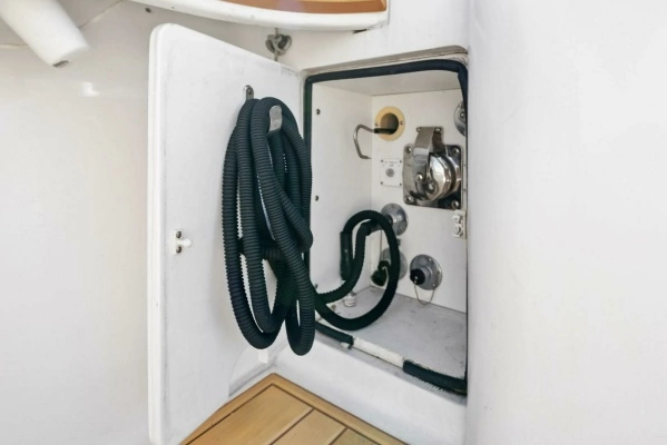2002 Viking 65