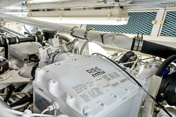 2002 Viking 65