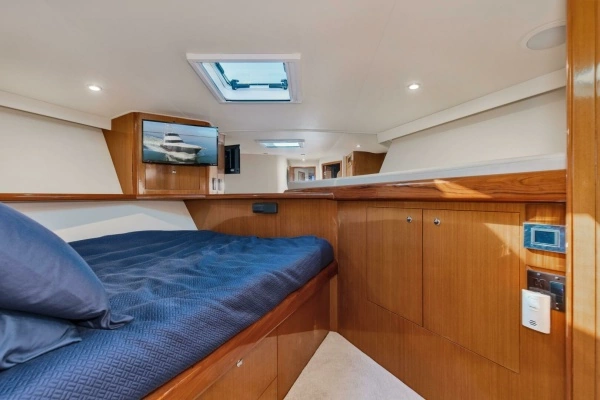 2001 Viking 65