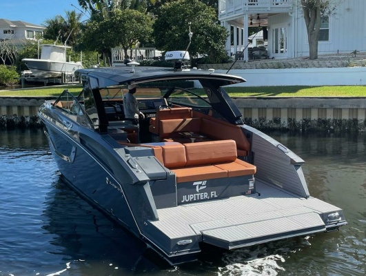 38ft Cruisers Yachts Yacht For Sale
