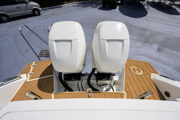 Boston Whaler 32 - Veronica