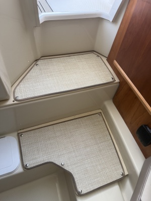 Cutwater 24 - Cabin