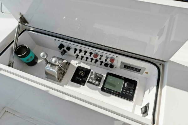 2003 Viking 48
