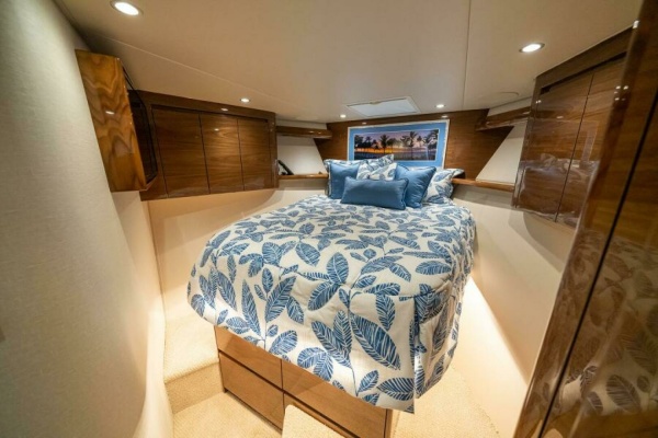 Viking 54 Sport Coupe - Vip Stateroom