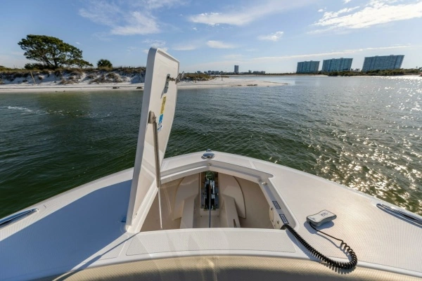 2019 Pursuit 37