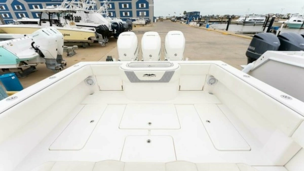 2019 Invincible 39