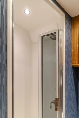 2022 Viking 38