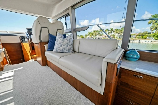 2023 Princess 50