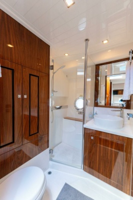 VENTURES64 48ft Riviera Yacht For Sale