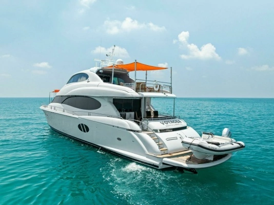 2006 Lazzara Yachts 84