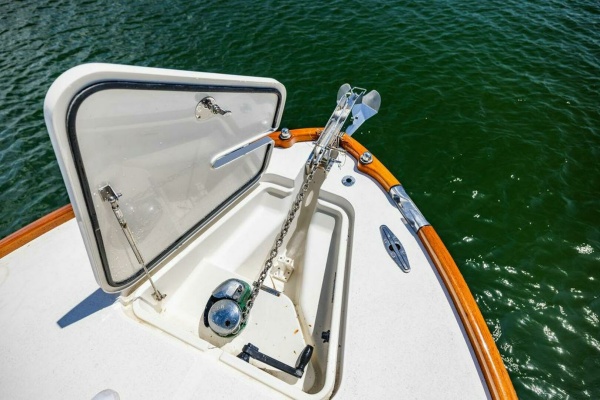 Tira Bella 30ft Hinckley Yacht For Sale