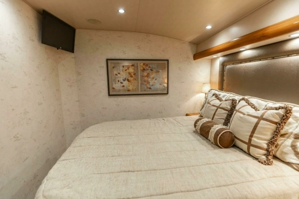 2013 Viking 76
