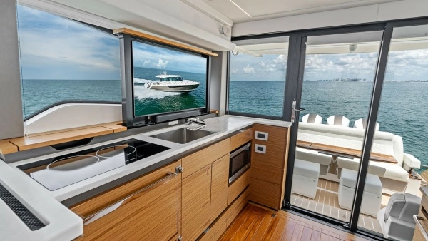 2025 Tiara Yachts 48