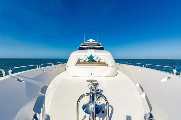 2001 Lazzara Yachts 94