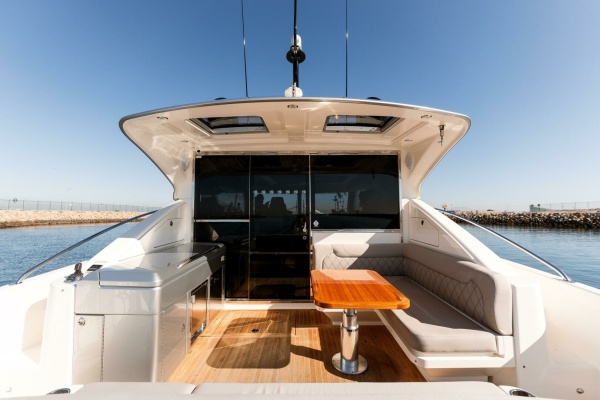 VENTURES64 48ft Riviera Yacht For Sale