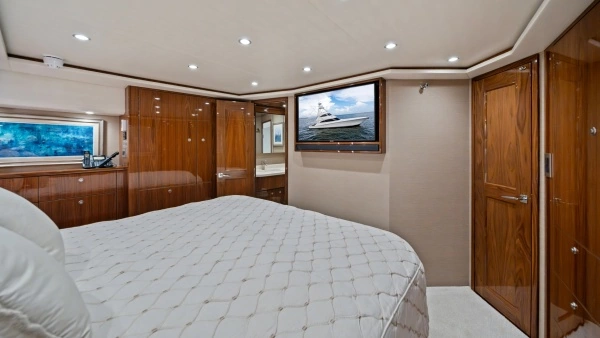 2021 Viking 72