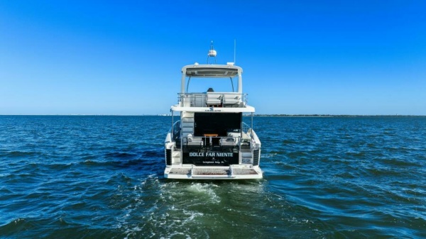 2025 Absolute Navetta 53 - Profile