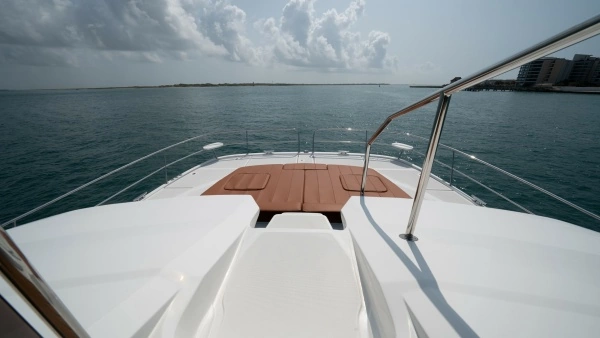 2021 Aquila 44