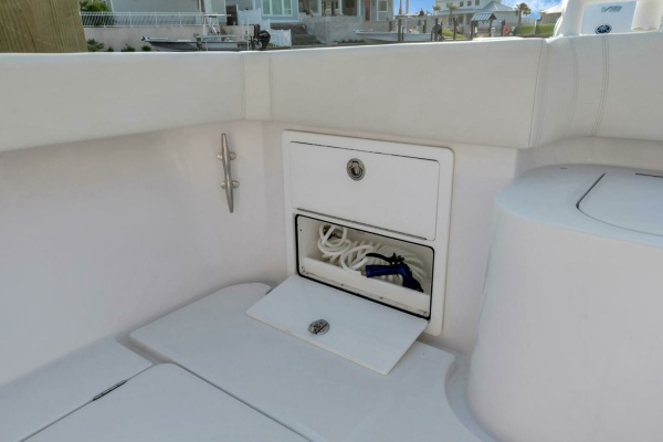 2023 Jupiter 43 Center Console 