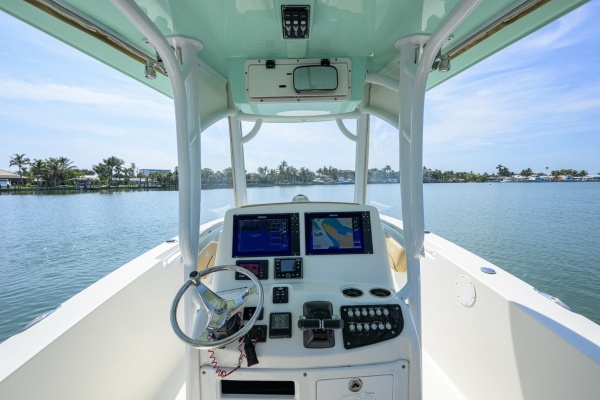 28ft NauticStar Yacht For Sale