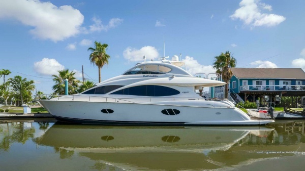 2007 Lazzara Yachts 74 Motor Yacht