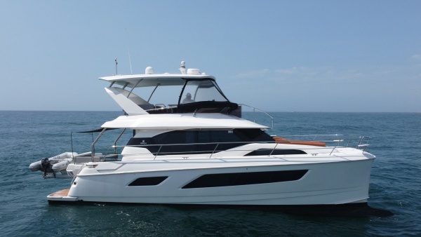 Hey Beautiful 44ft Aquila Yacht For Sale