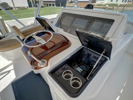2017 Viking 52