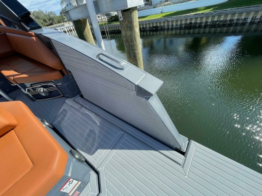 38ft Cruisers Yachts Yacht For Sale