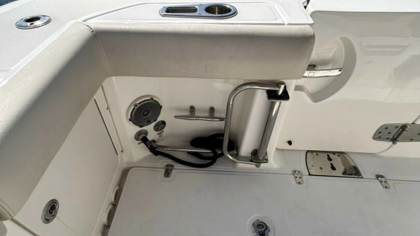2017 Boston Whaler 33