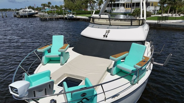 SEAS THE DAY 40ft Carver Yacht For Sale