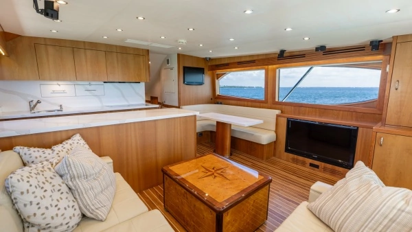 2010 Hatteras 60