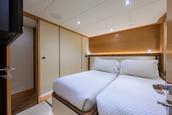 Midnight Moon 85ft Horizon Yacht For Sale