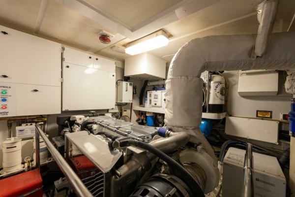 Kathleen 74ft Lazzara Yachts Yacht For Sale
