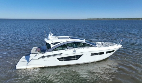2020 Cruisers Yachts 60
