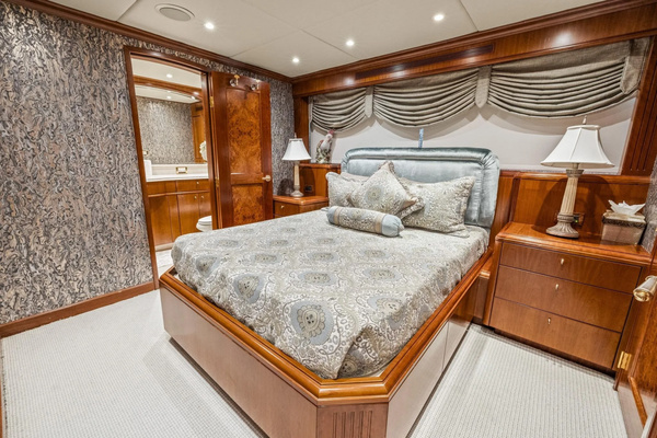 1999 Trinity Yachts 118