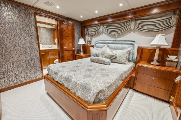 1999 Trinity Yachts 118