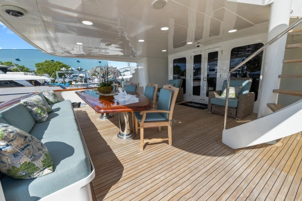 1999 Trinity Yachts 118