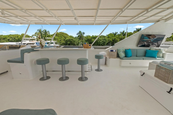 1999 Trinity Yachts 118