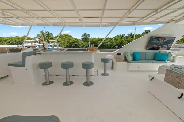 1999 Trinity Yachts 118