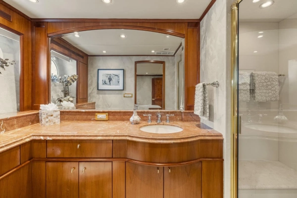 1999 Trinity Yachts 118
