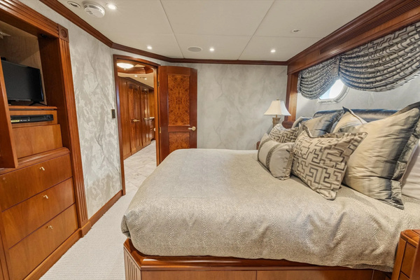 1999 Trinity Yachts 118