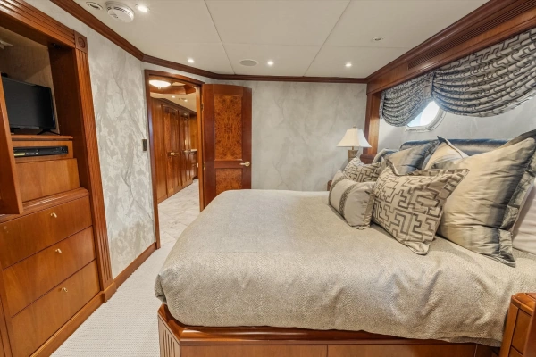 1999 Trinity Yachts 118