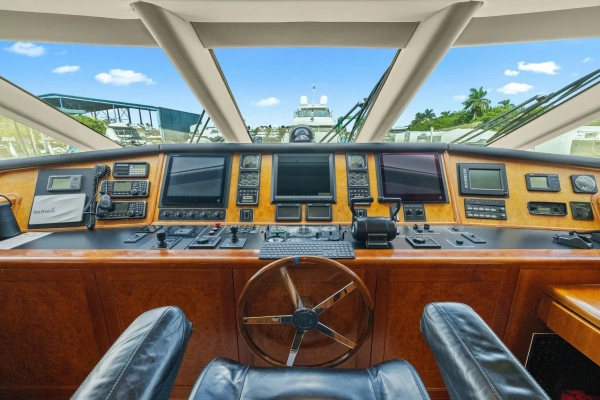 1999 Trinity Yachts 118