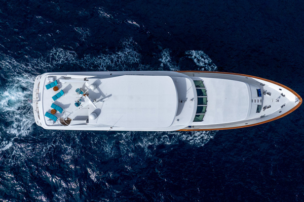 DIRT POOR 118ft Trinity Yachts Yacht For Sale