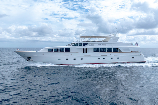 DIRT POOR 118ft Trinity Yachts Yacht For Sale