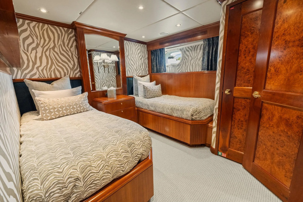1999 Trinity Yachts 118