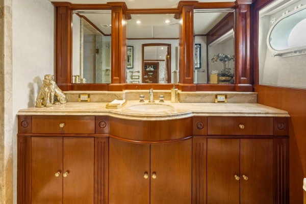 1999 Trinity Yachts 118